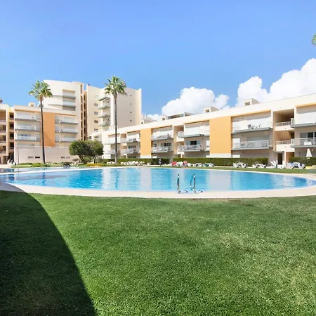 דירה Marina
